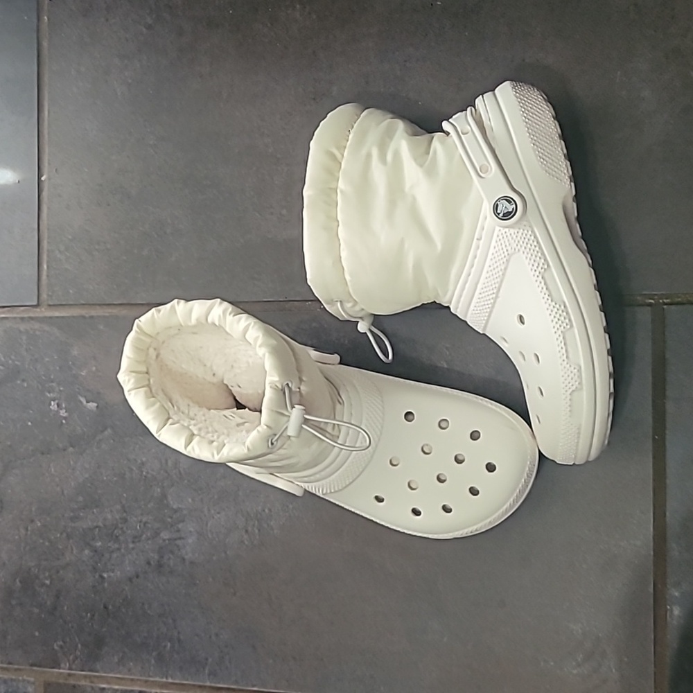 Crocs Classic Lined Neo Puff Boot White Size 7 Women & 5 Men's